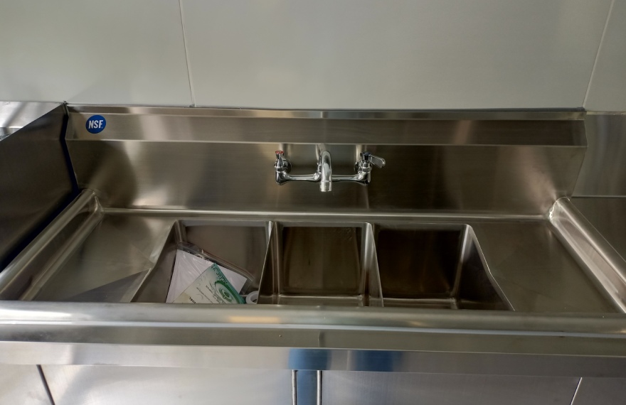 3 compartment water sink with NSF certification